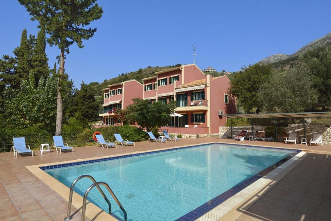 Vivi'S Apartments Agia Efimia Exterior photo