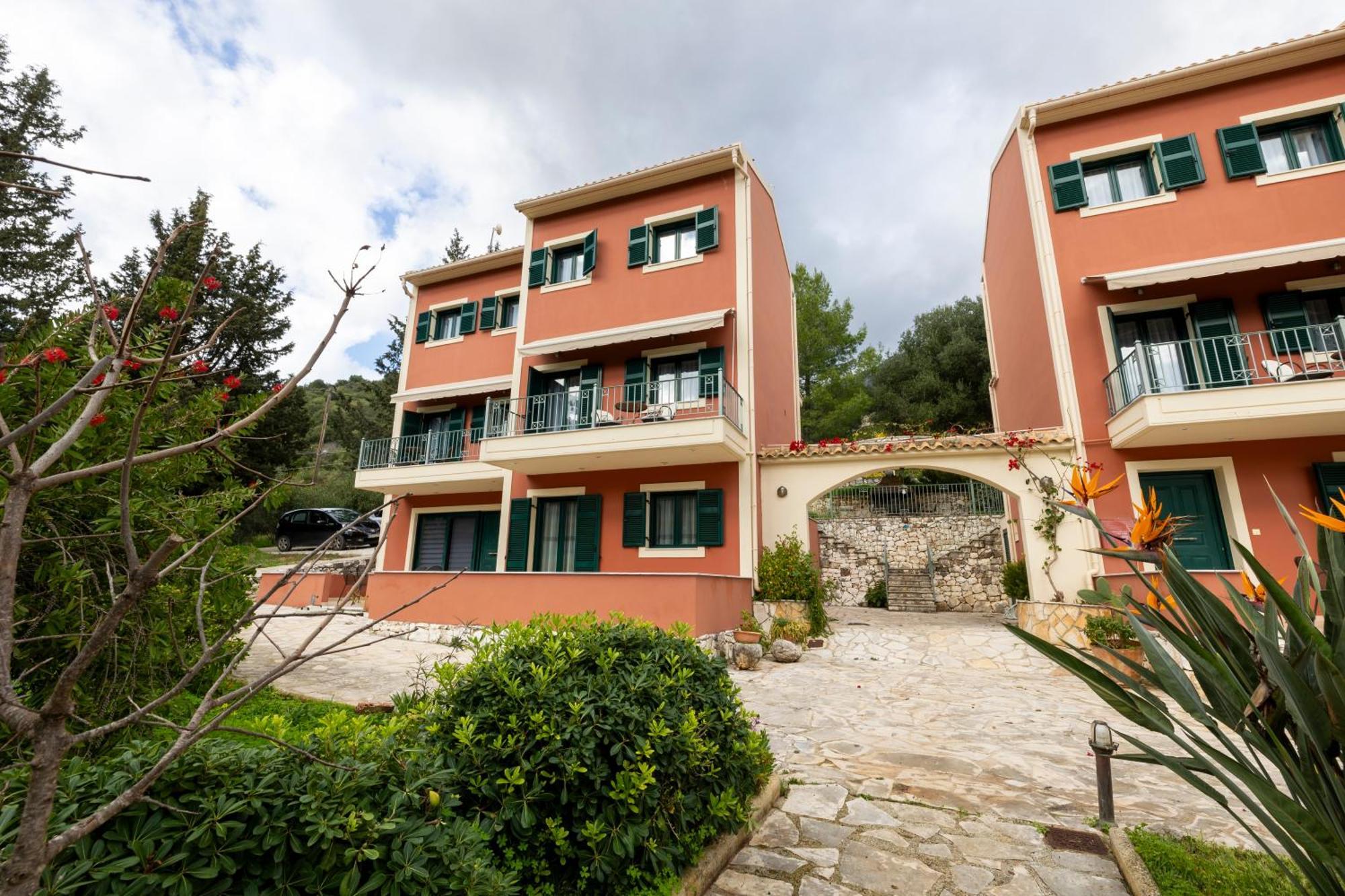 Vivi'S Apartments Agia Efimia Exterior photo